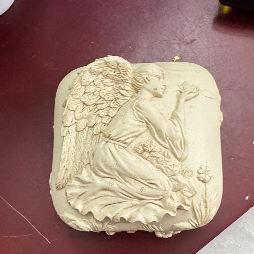 Diverse bokser/poser Angel trinket Boxes Butterfly Dreams